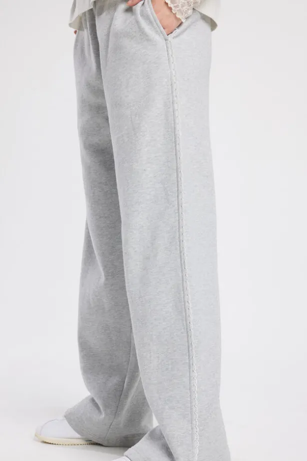 Cleo joggingbroek joggingbroek met kanten tape op de zijnaad