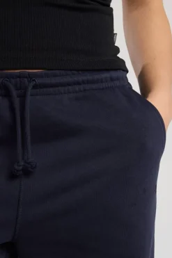 Joggingbroek Cara Sweatbroek met twee zijzakken heeft een tailleband met trekkoord