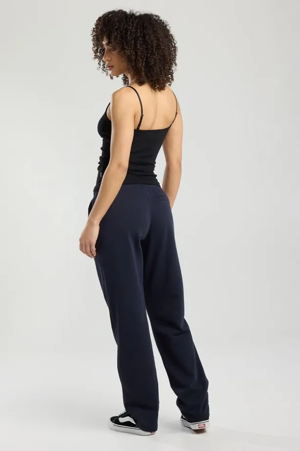 Joggingbroek Cara Sweatbroek met twee zijzakken heeft een tailleband met trekkoord