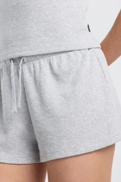 Lounge short May lounge short van waffle fabric met elastische waistband