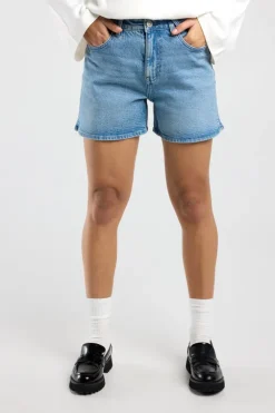 Short Nevea denim short met high waist en split aan de zijkant