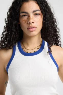 Tanktop Goya slim fit tanktop met borduring op de rug