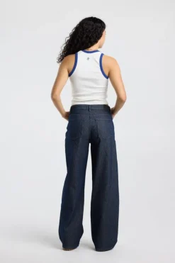 Tanktop Goya slim fit tanktop met borduring op de rug