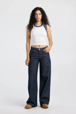 Tanktop Goya slim fit tanktop met borduring op de rug