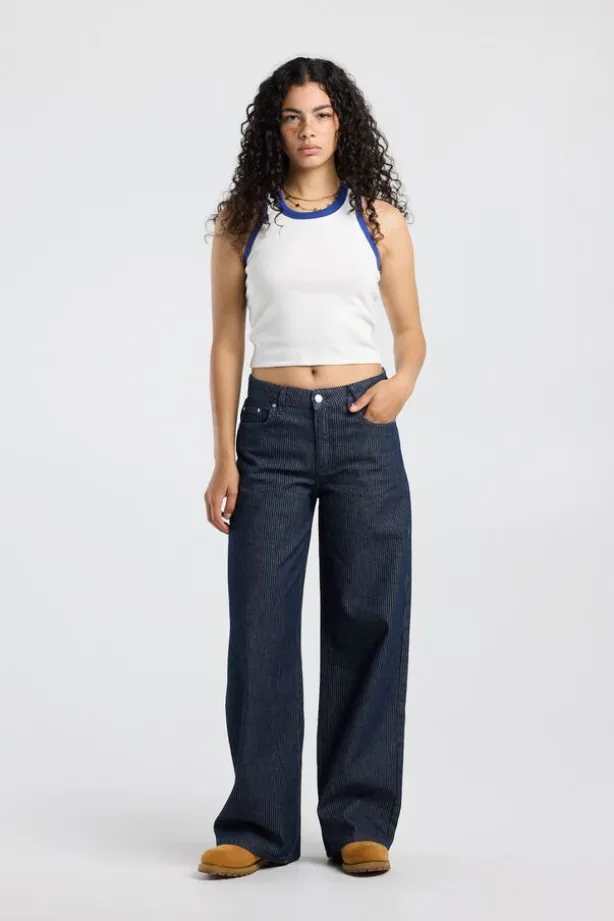 Tanktop Goya slim fit tanktop met borduring op de rug