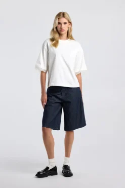 T-shirt Ella t-shirt met boxy fit en kanten details