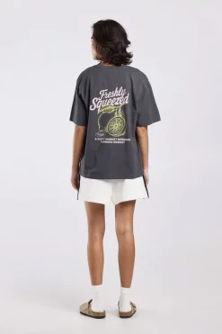 T-shirt Ellinor loose fit t-shirt met print op borst en rug